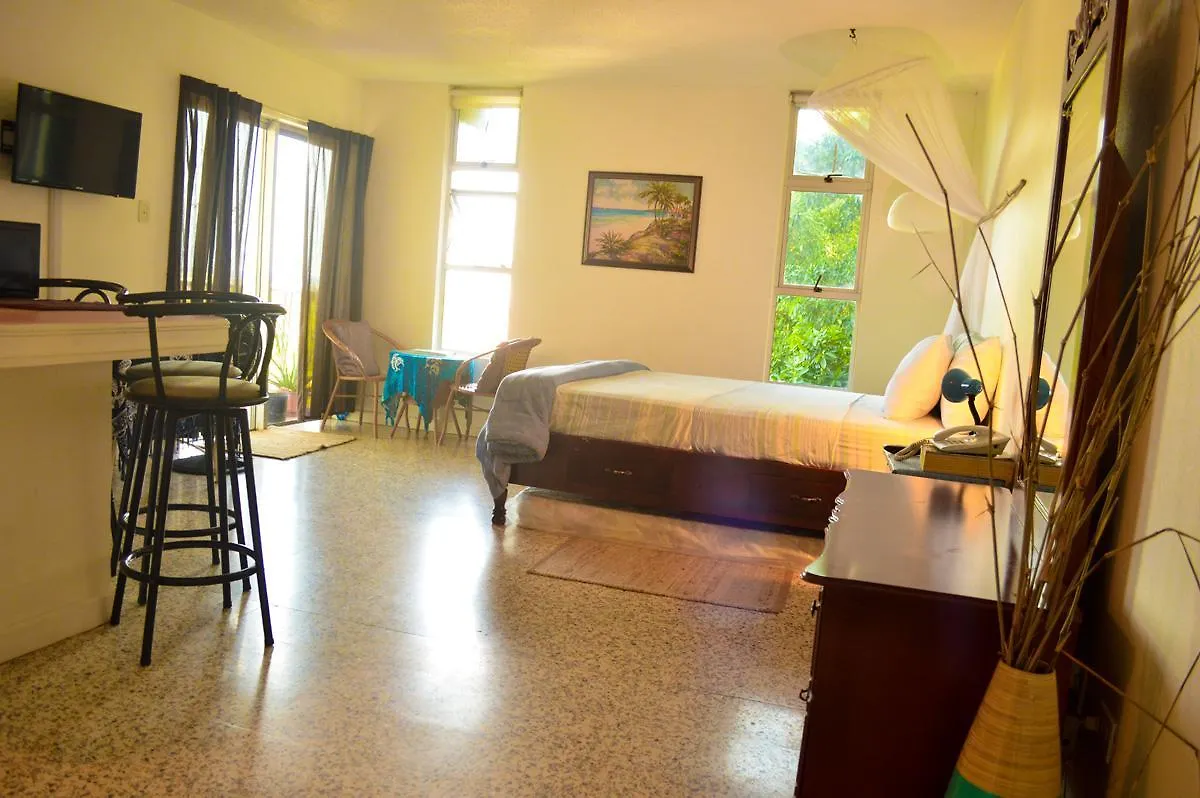 Moonlight Beach Studio @Montego Bay Club Apartment